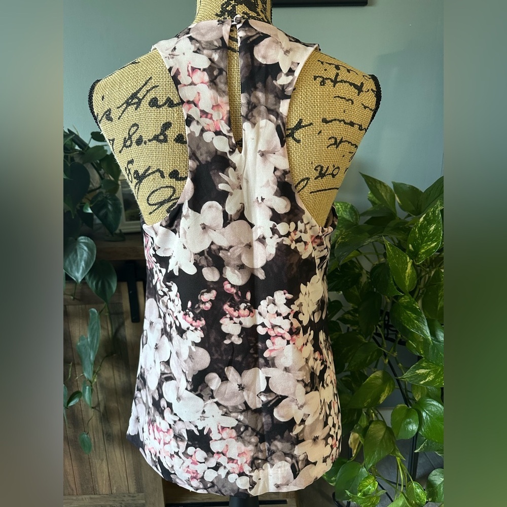 Banana Republic Floral Racerback Blouse. Size XS. - Picture 2 of 6